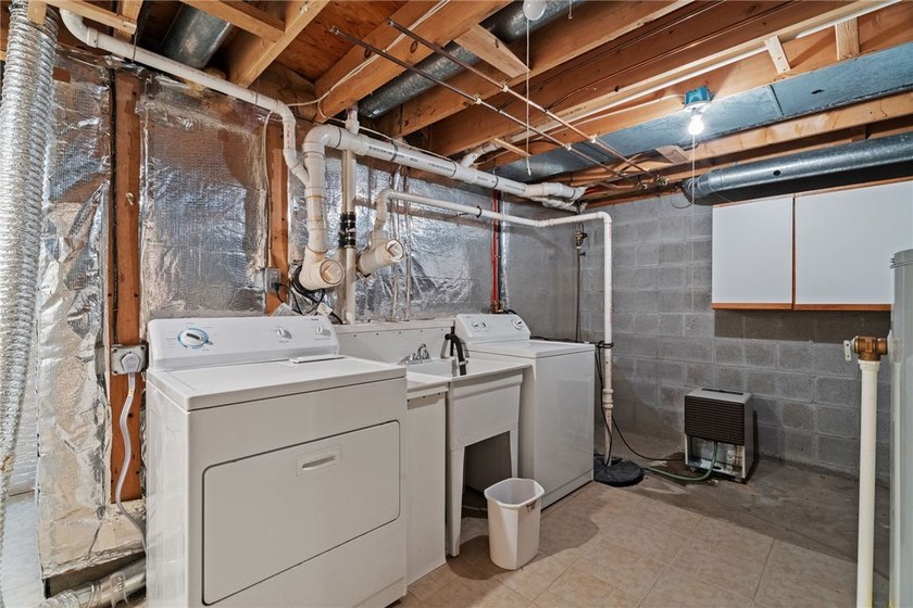 Welcome home to this beautifully maintained townhouse nestled on - photo 16