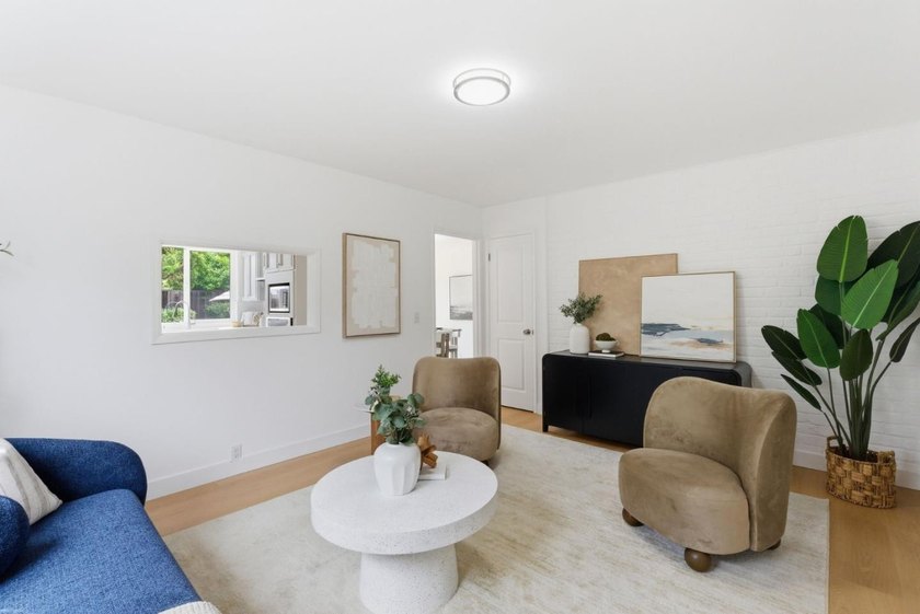 Welcome to this charming and move-in-ready 3-bedroom, 2-bath - photo 19