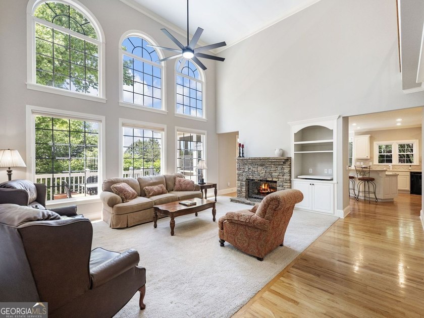 Some homes check boxes. Others make you want to stay awhile - photo 23