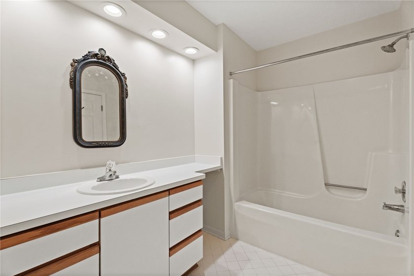 Welcome home to this beautifully maintained townhouse nestled on - photo 27