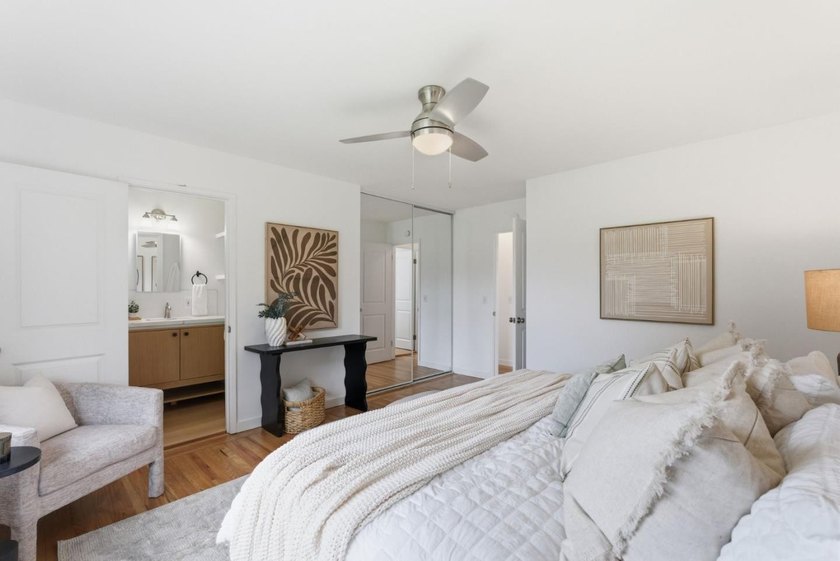 Welcome to this charming and move-in-ready 3-bedroom, 2-bath - photo 28