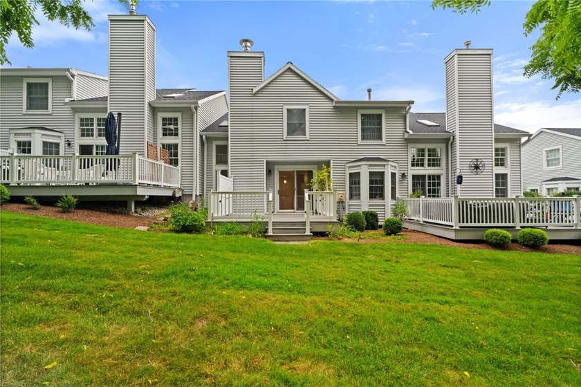 Welcome home to this beautifully maintained townhouse nestled on - photo 33