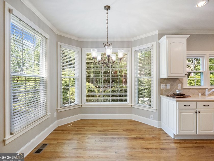 Some homes check boxes. Others make you want to stay awhile - photo 33