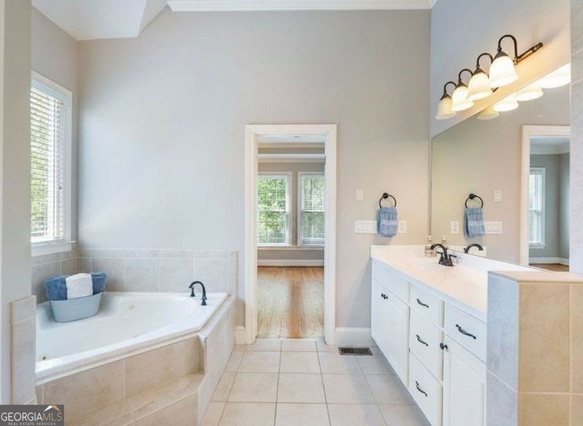 Some homes check boxes. Others make you want to stay awhile - photo 46
