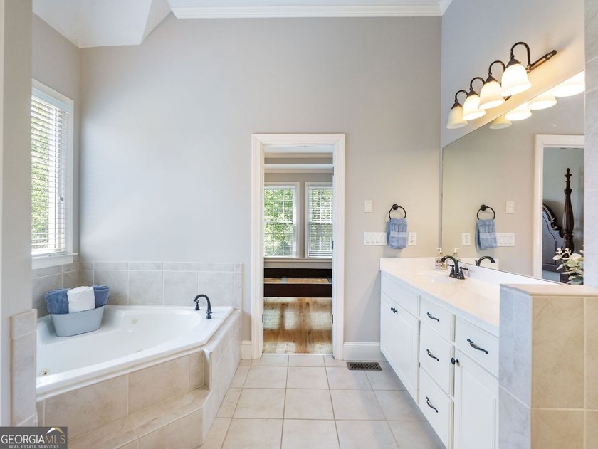 Some homes check boxes. Others make you want to stay awhile - photo 47