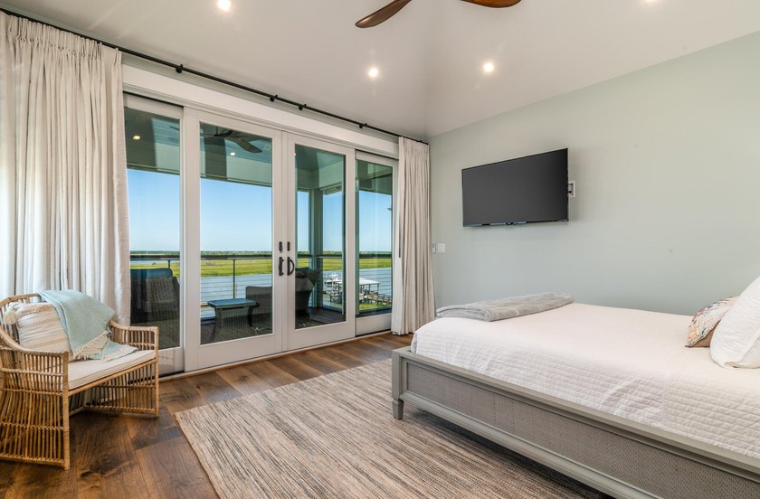 Owner/Agent Designed by award-winning local architects Clancy - photo 48