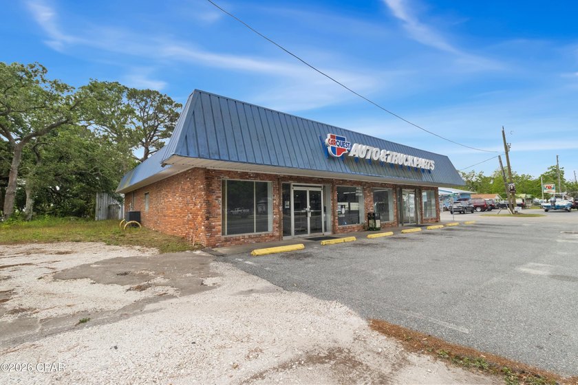 This is a rare opportunity to own a free-standing retail - photo 2