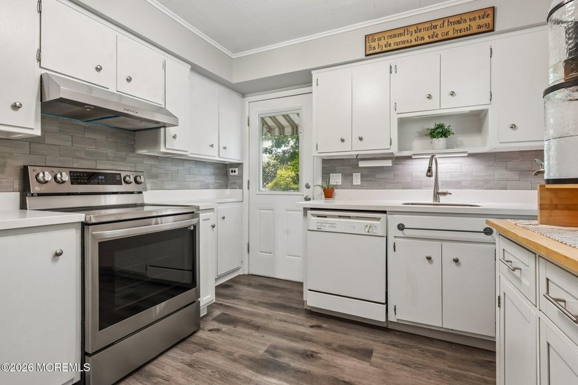 Charming 2BR, 1BA home in desirable Point Pleasant Boro, perfect - photo 14