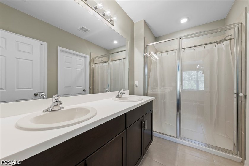 Welcome home to this beautifully upgraded villa in Magnolia - photo 22