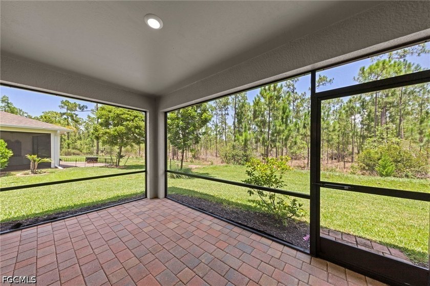 Welcome home to this beautifully upgraded villa in Magnolia - photo 28