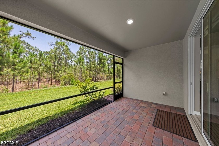 Welcome home to this beautifully upgraded villa in Magnolia - photo 29