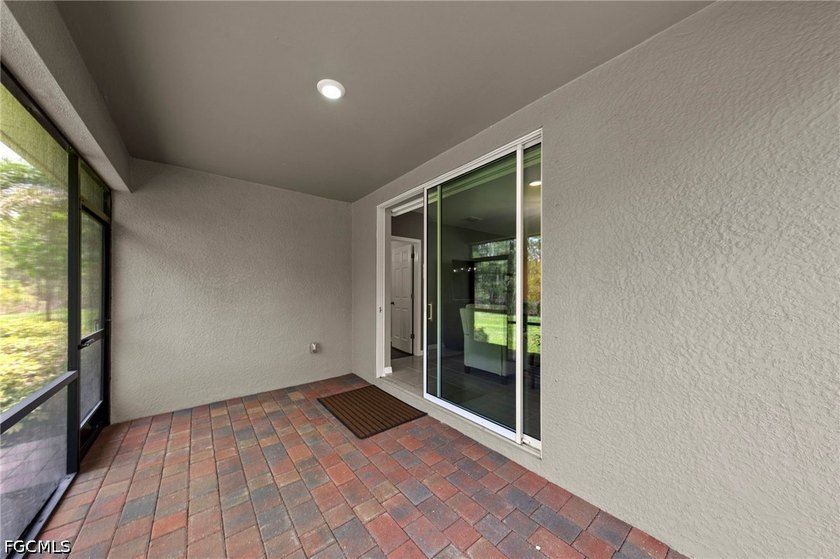 Welcome home to this beautifully upgraded villa in Magnolia - photo 30
