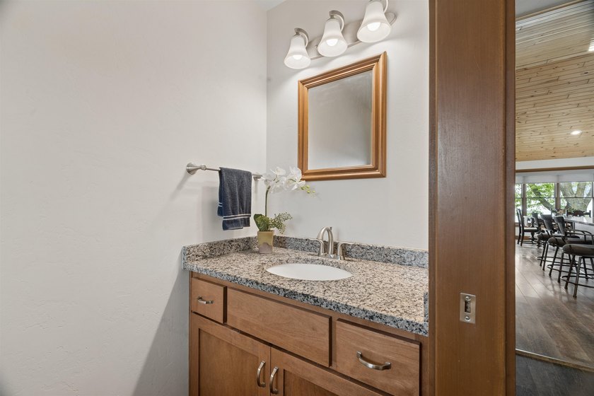Experience waterfront living in this beautiful Lake Winnebago - photo 12