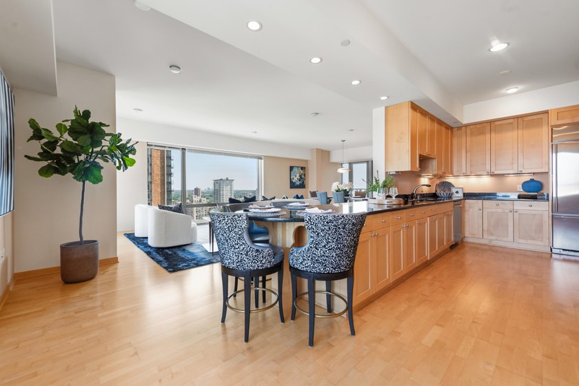 Experience luxury condo living at its finest in Kilbourn Tower - photo 14