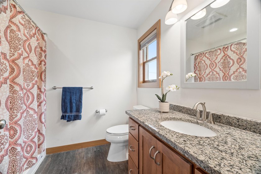 Experience waterfront living in this beautiful Lake Winnebago - photo 16