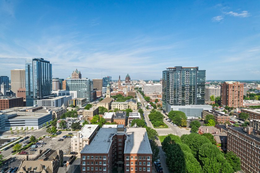Experience luxury condo living at its finest in Kilbourn Tower - photo 21
