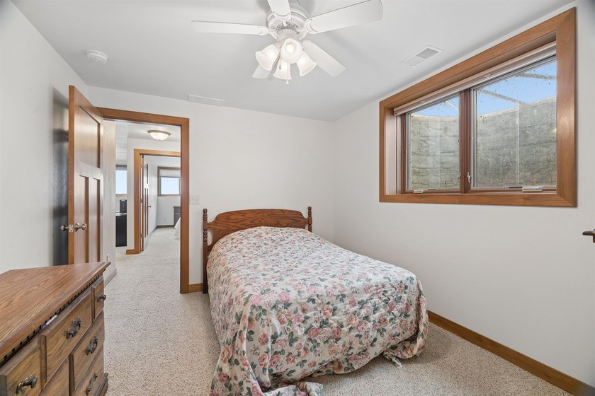 Experience waterfront living in this beautiful Lake Winnebago - photo 25