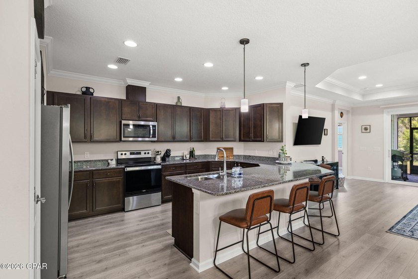 CURRENTLY UNDER CONTRACT, SELLER WILL CONSIDER BACKUP OFFERS - photo 3