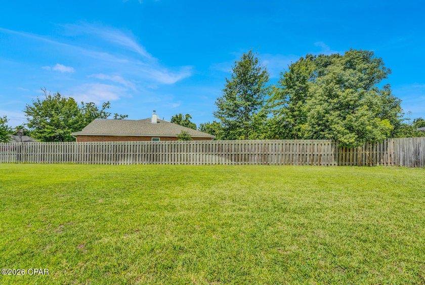 This CUSTOM all brick one level 4 bedroom 3.5 bath home with - photo 5