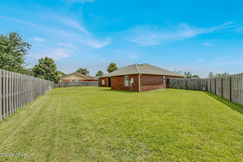 This CUSTOM all brick one level 4 bedroom 3.5 bath home with - photo 6