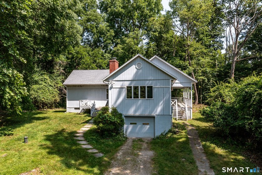 The Cub House Located in the coveted Twin Lakes area of - photo 2