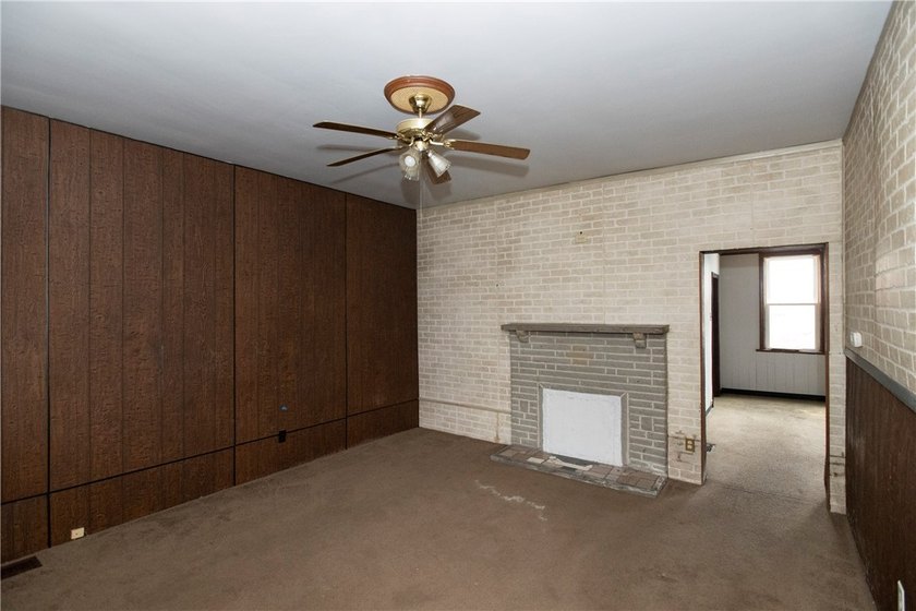 AWESOME HOME FOR SALE! Handicap accessible home just waiting for - photo 13