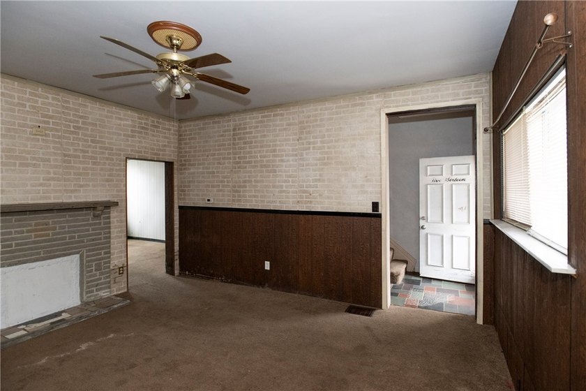 AWESOME HOME FOR SALE! Handicap accessible home just waiting for - photo 14