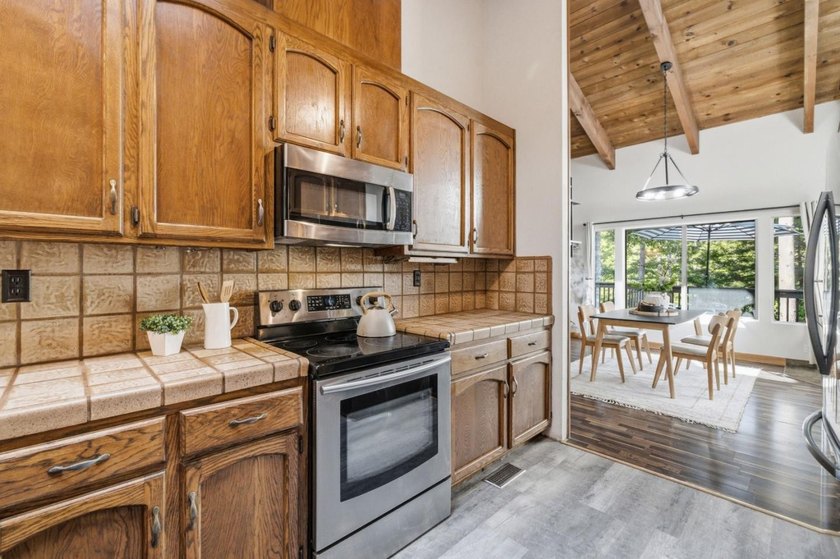 Nestled among the majestic redwoods of Boulder Creek, this - photo 18