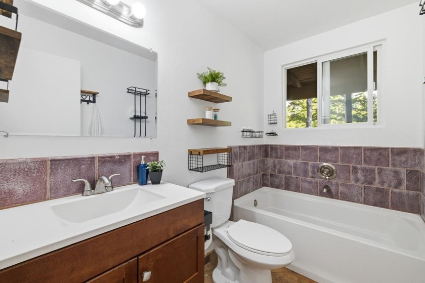 Nestled among the majestic redwoods of Boulder Creek, this - photo 25