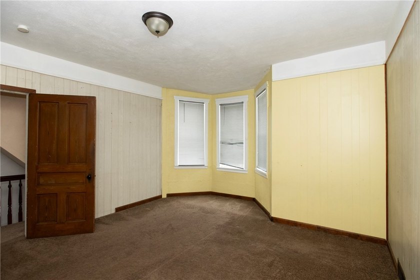 AWESOME HOME FOR SALE! Handicap accessible home just waiting for - photo 35