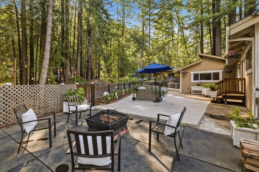 Nestled among the majestic redwoods of Boulder Creek, this - photo 38