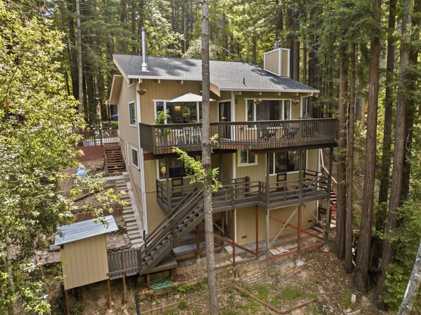 Nestled among the majestic redwoods of Boulder Creek, this - photo 51