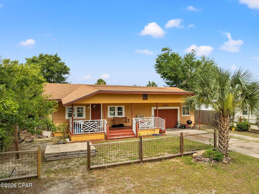 Welcome home to this charming 2-bedroom, 1-bathroom residence - photo 6