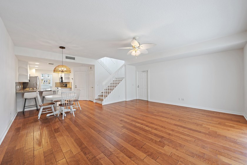 Beautifully maintained 3-bedroom, 2.5-bath townhome. This - photo 11