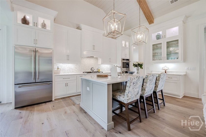 Exceptional custom Lowcountry home offering 4 bedrooms, 4.5 - photo 18