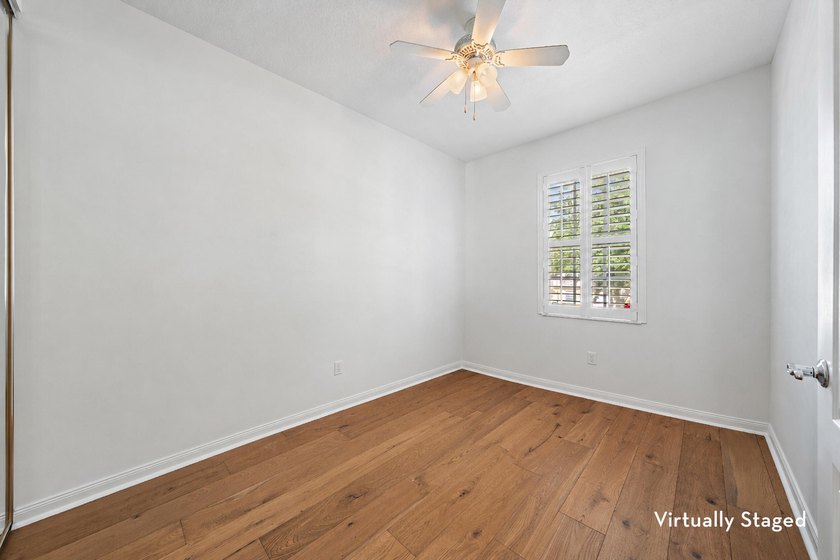 Beautifully maintained 3-bedroom, 2.5-bath townhome. This - photo 19