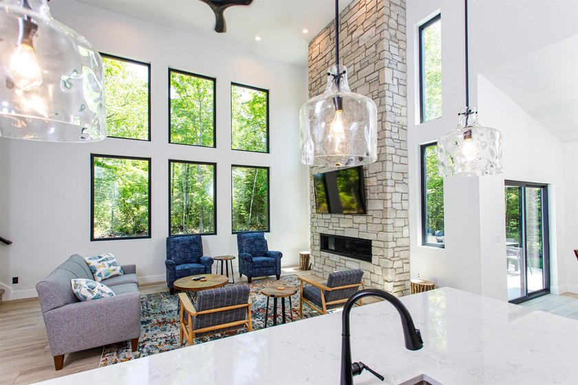 Welcome to your Door County retreat! This thoughtfully designed - photo 25