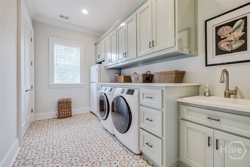Exceptional custom Lowcountry home offering 4 bedrooms, 4.5 - photo 41