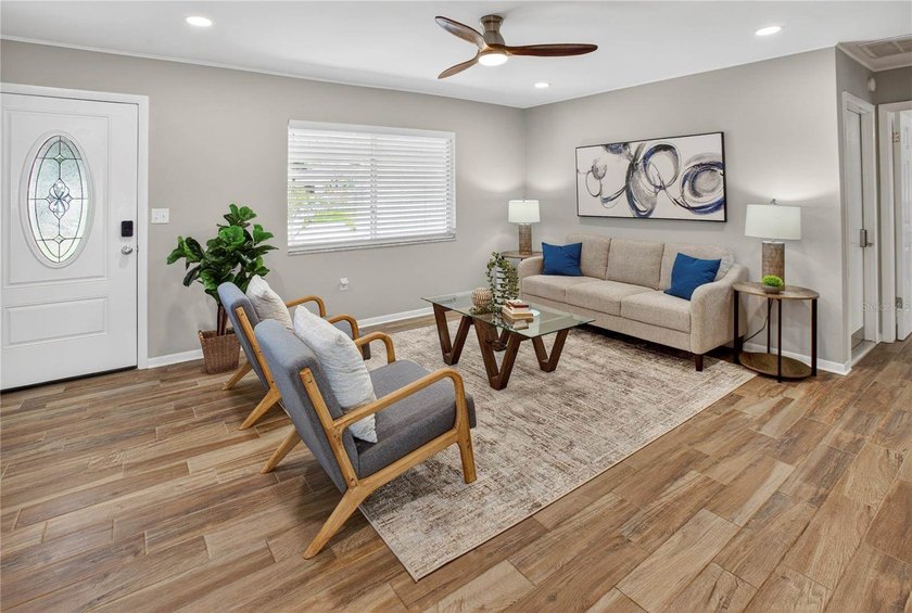 Under contract-accepting backup offers. NO FLOOD INSURANCE - photo 4