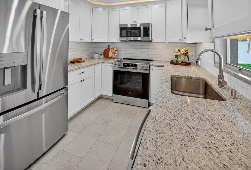 Under contract-accepting backup offers. NO FLOOD INSURANCE - photo 6