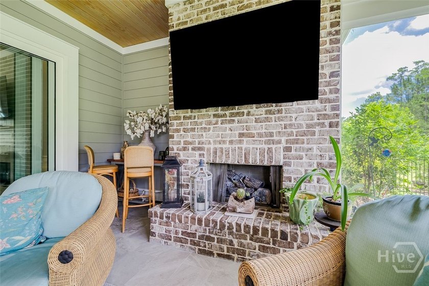 Exceptional custom Lowcountry home offering 4 bedrooms, 4.5 - photo 49