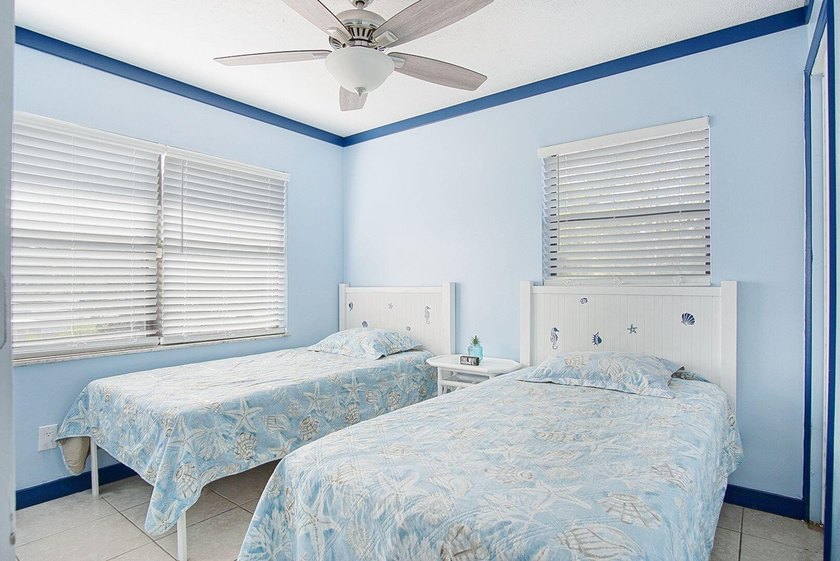 Welcome home to this spacious 4 bedroom 2 bathroom TURNKEY fully - photo 17