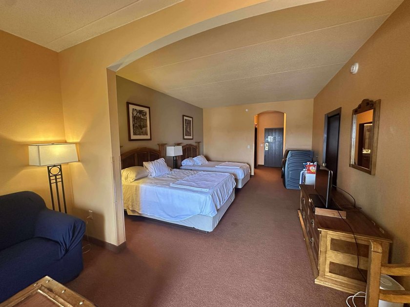 Located on the sixth floor, this spacious three bedroom condo - photo 17