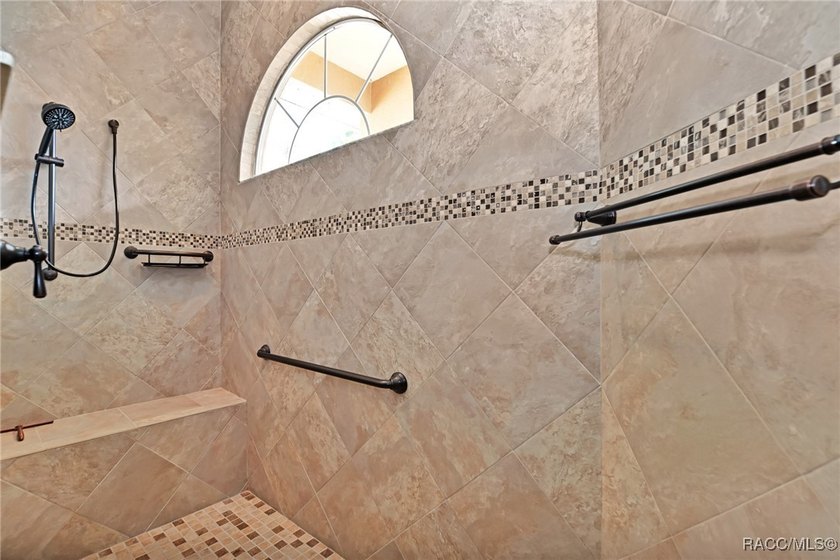 Fabulous location for this nicely updated 3 bedroom 2 bath - photo 24