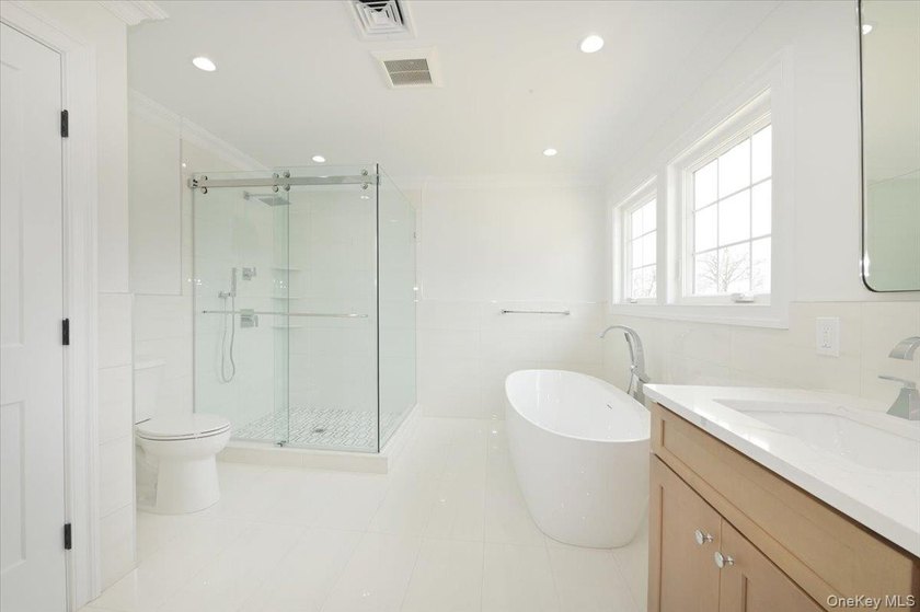 Welcome to this beautiful newly constructed center hall colonial - photo 25