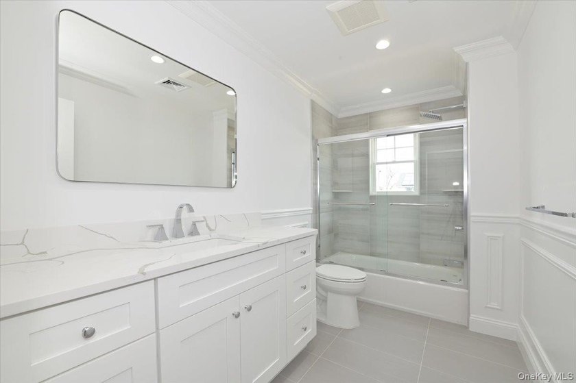Welcome to this beautiful newly constructed center hall colonial - photo 32