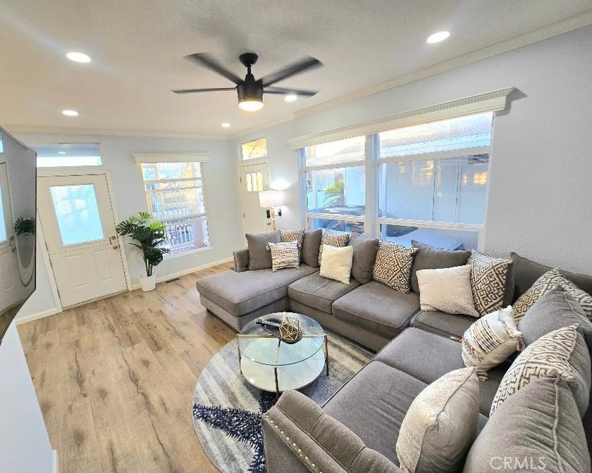 Ocean Views from Your 500 Sq. Ft. Private Rooftop Deck! Just - photo 16