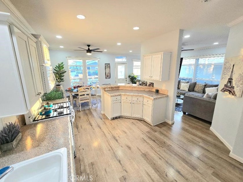 Ocean Views from Your 500 Sq. Ft. Private Rooftop Deck! Just - photo 21