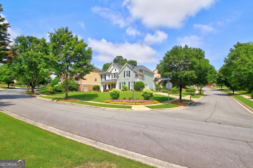Watch the Live-Action HD Walk-through Video Tour! Step into your - photo 8