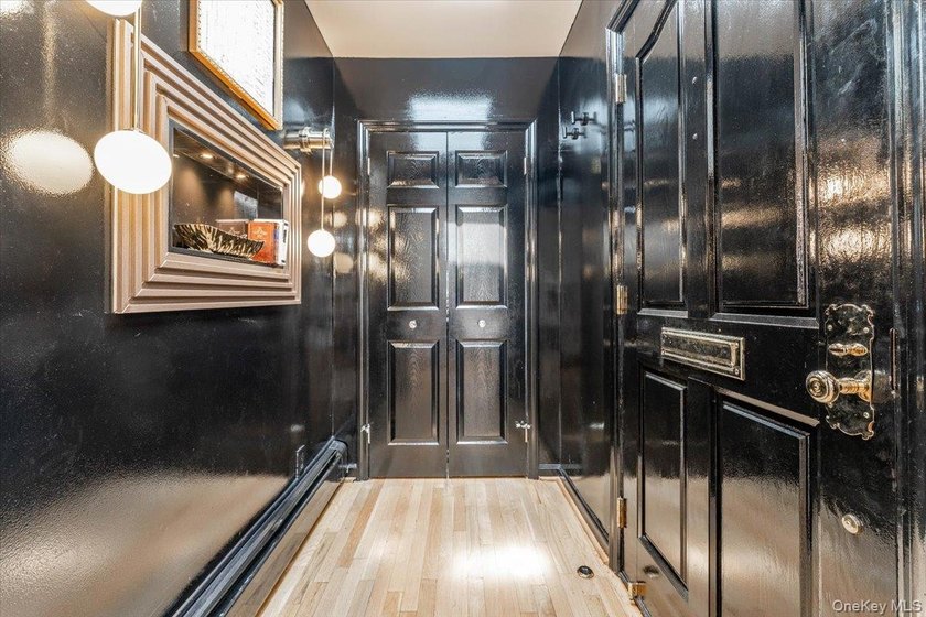Welcome to this stunning 6-bedroom, 3.5-bath home on a beautiful - photo 3